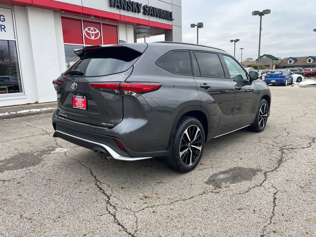 Used 2022 Toyota Highlander XSE image 5