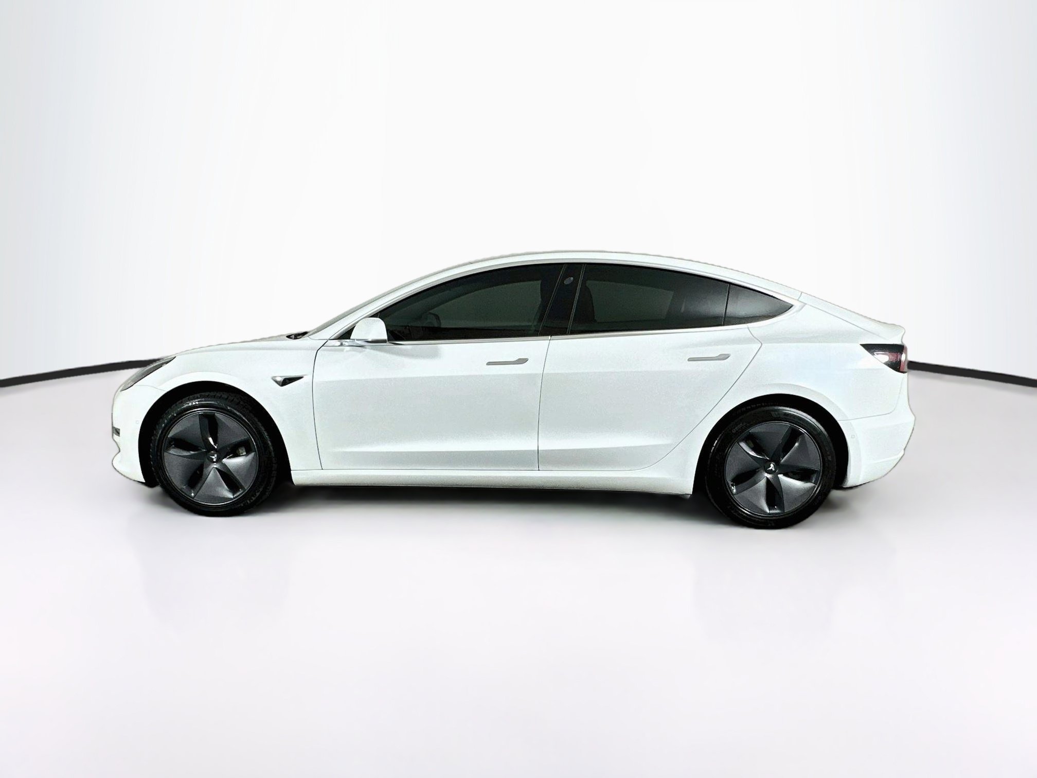 Used 2020 Tesla Model 3 Standard Range Plus RWD image 4
