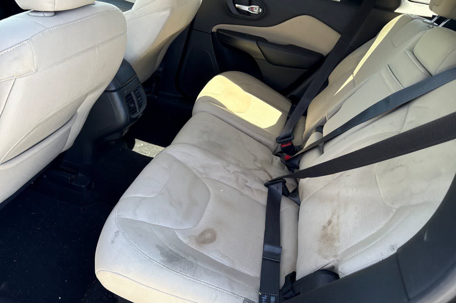 Used 2015 Jeep Cherokee Latitude AWD/4WD image 5