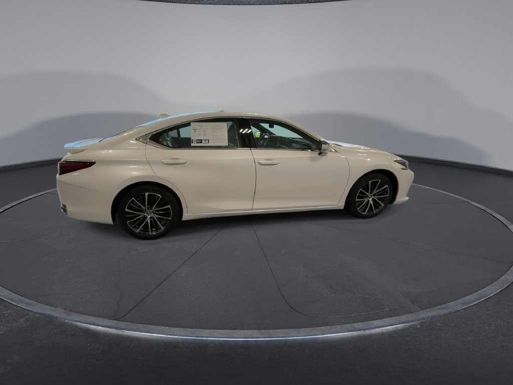 Used 2024 Lexus ES 300h w/ Premium Package FWD image 9