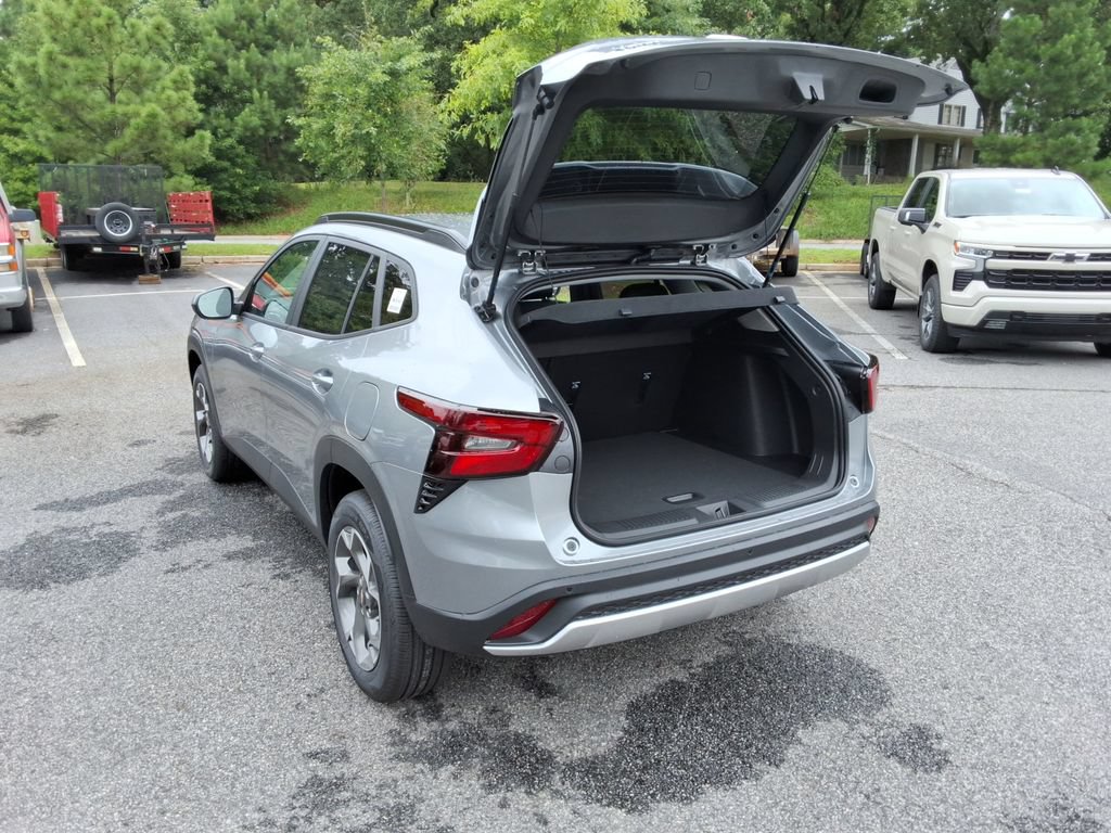 New 2026 Chevrolet Trax LT w/ Driver Confidence Package FWD image 13