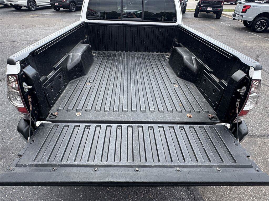 Used 2013 Toyota Tacoma 4x4 Access Cab w/ SR5 Pkg image 27