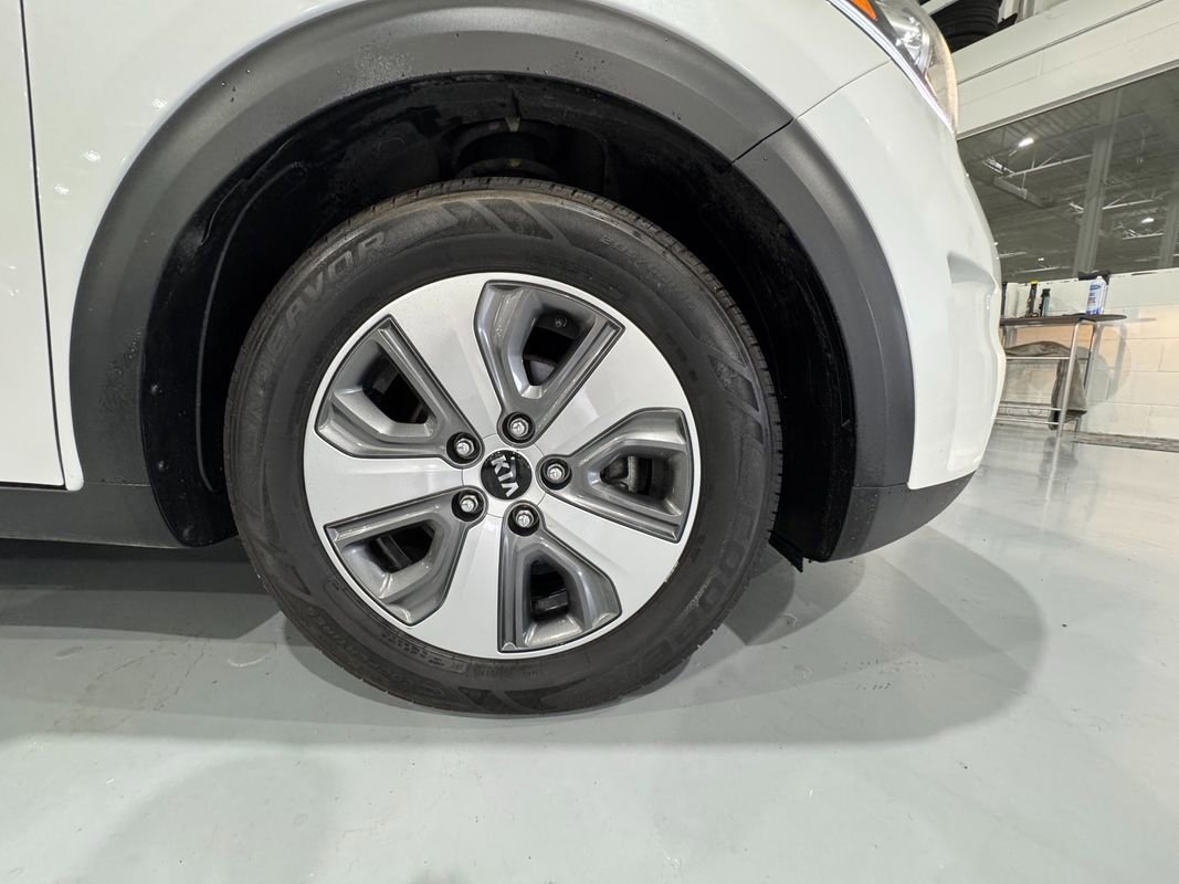 Used 2019 Kia Niro LX image 40