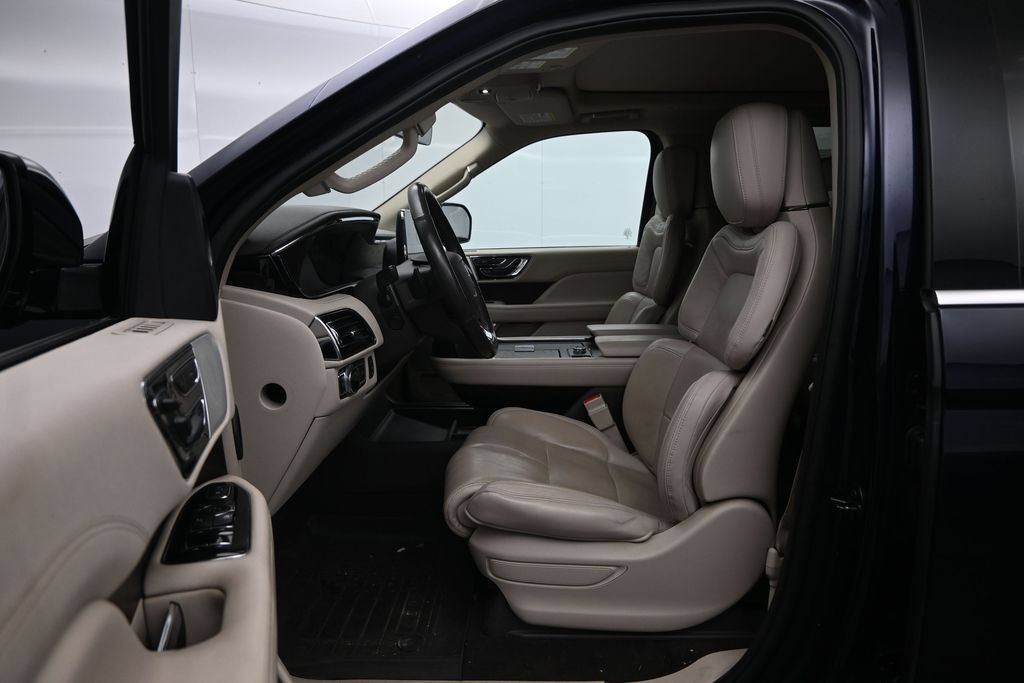 Used 2021 Lincoln Navigator L Reserve w/ Luxury Package AWD/4WD image 15