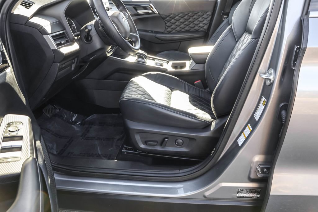 Used 2022 Mitsubishi Outlander SEL image 15