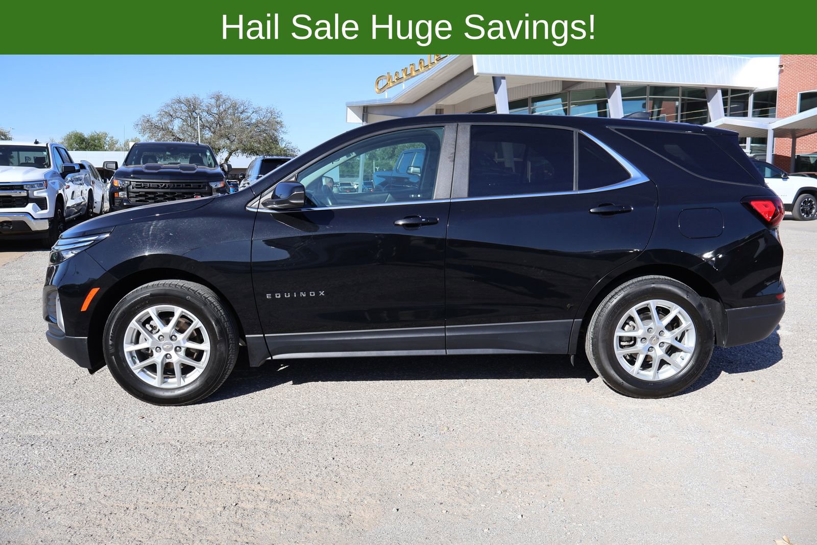 Used 2023 Chevrolet Equinox LT FWD image 2