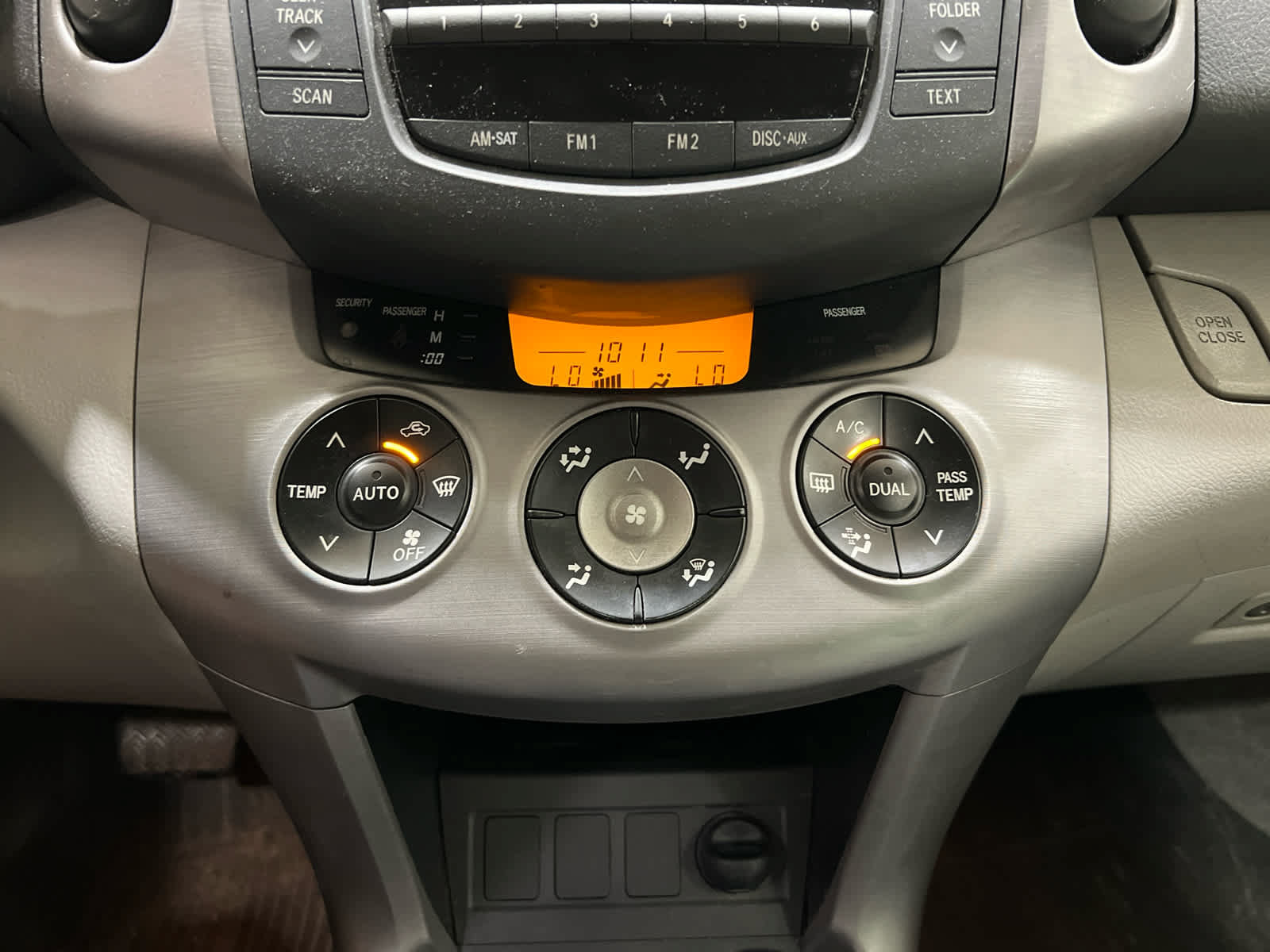 Used 2008 Toyota RAV4 Limited AWD/4WD image 18