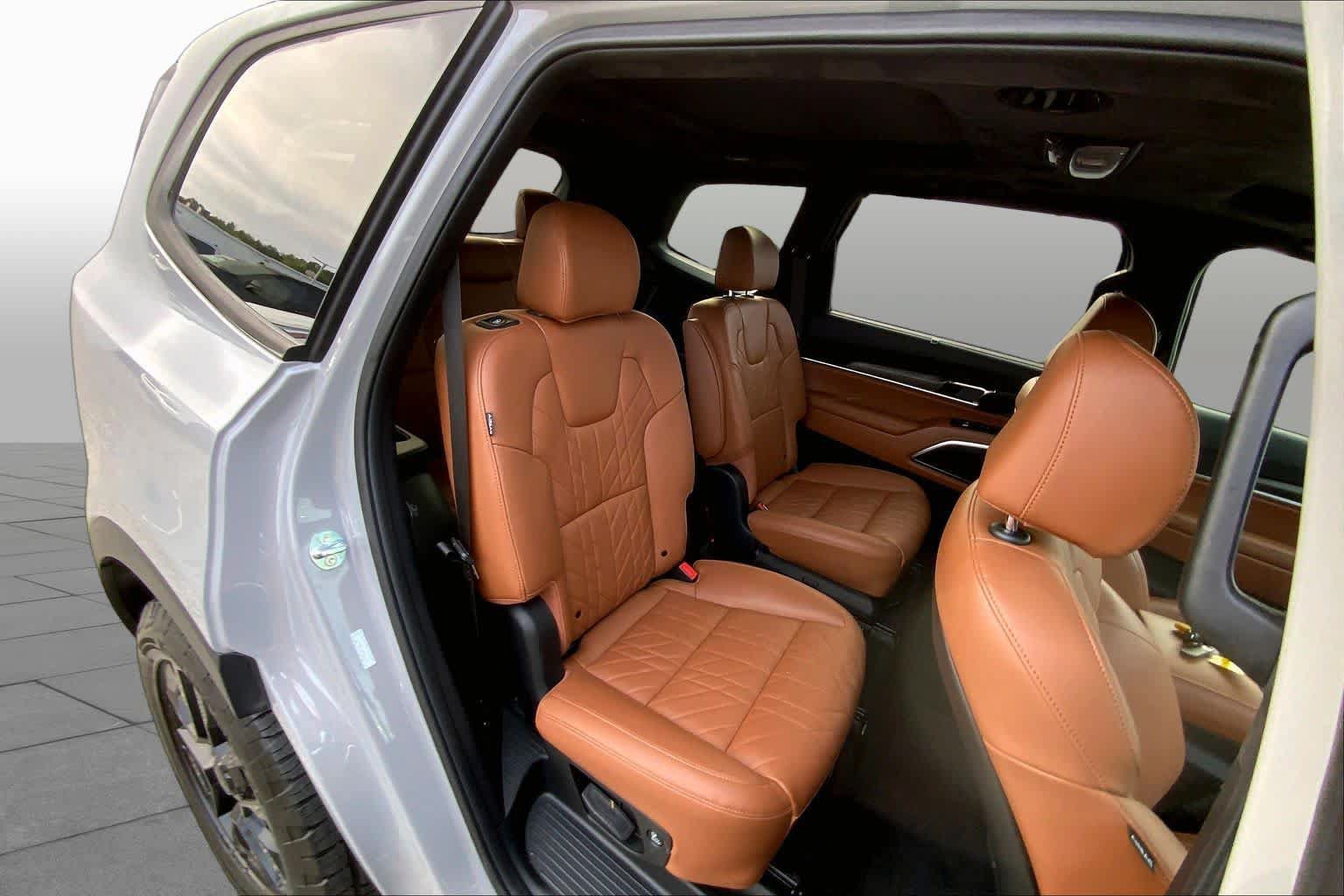 Used 2025 Kia Telluride SX Prestige X-Pro AWD/4WD image 18