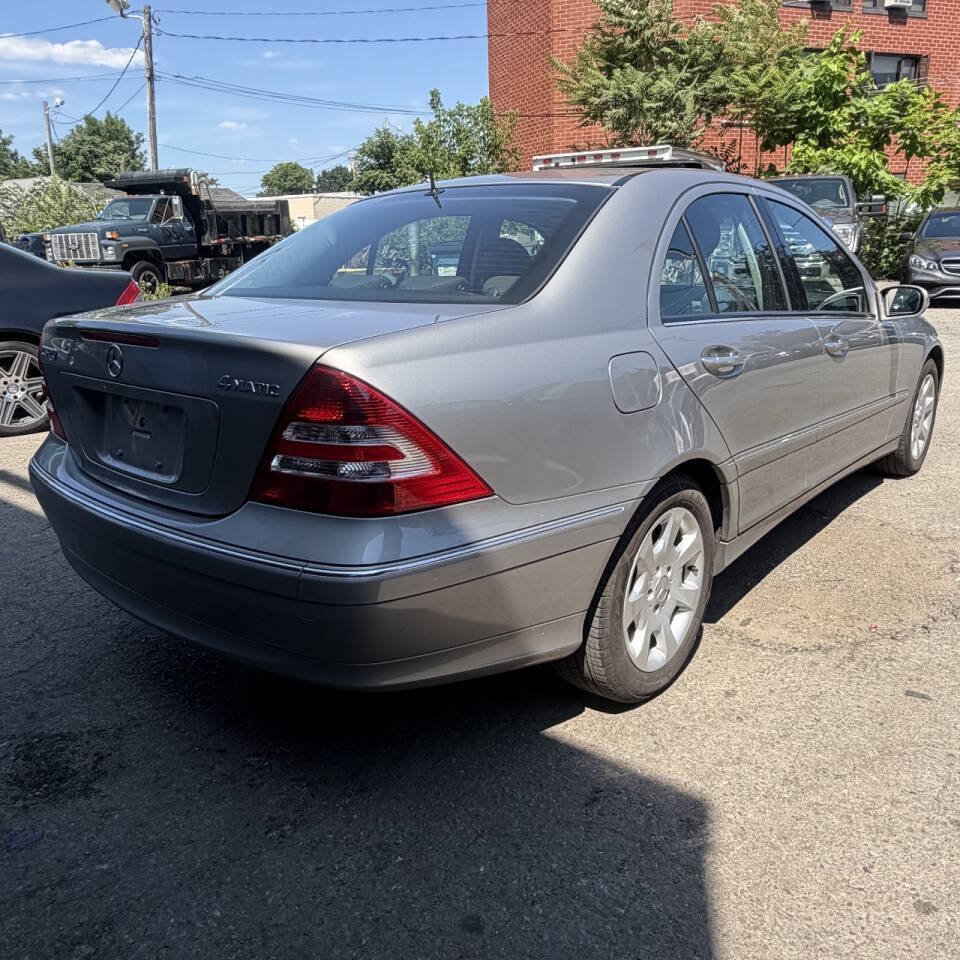 Used 2005 Mercedes-Benz C 320 4MATIC Sedan image 3