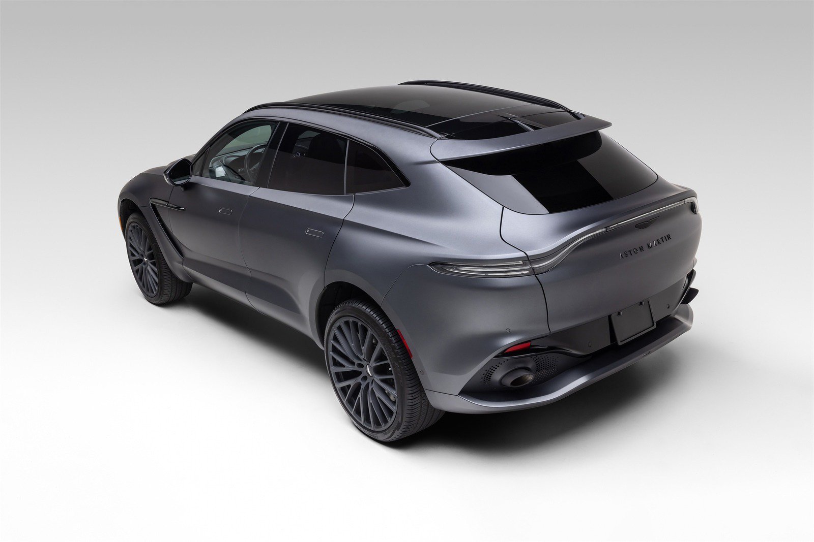 Used 2022 Aston Martin DBX AWD/4WD image 10