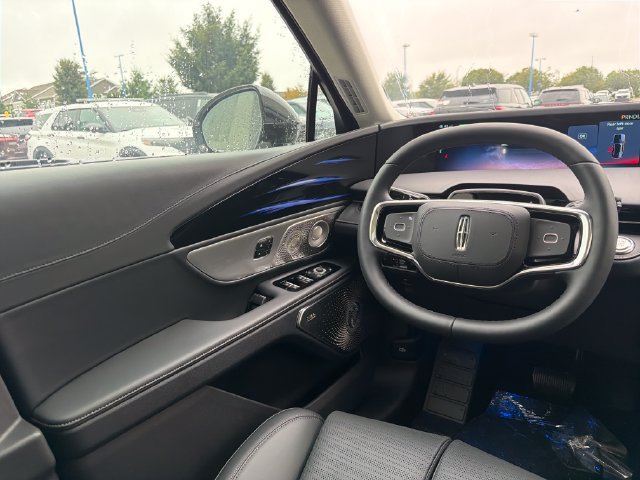 New 2026 Lincoln Nautilus Reserve AWD/4WD image 16