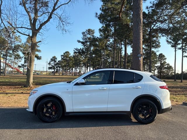 Used 2022 Alfa Romeo Stelvio Ti image 6