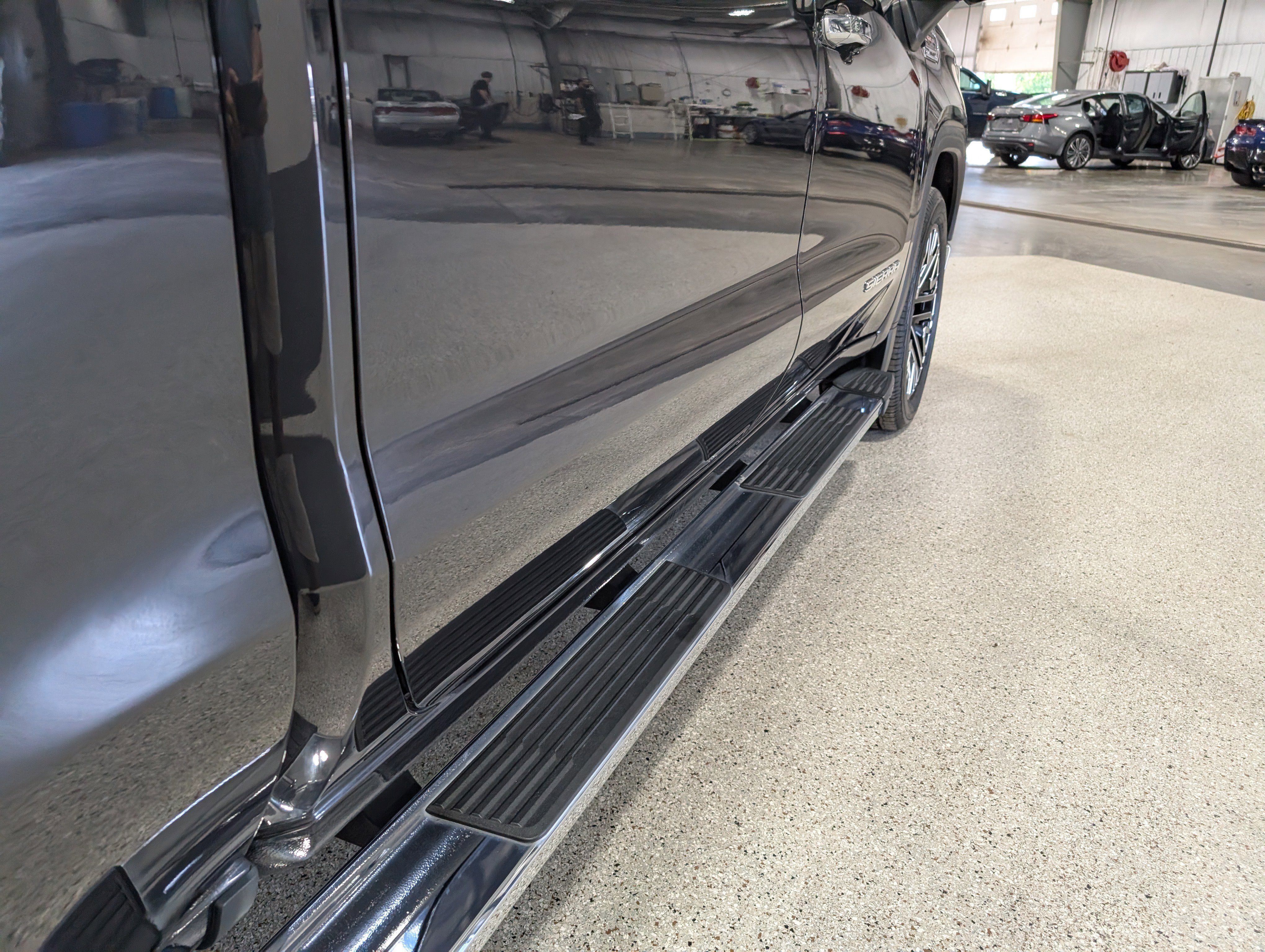 Used 2020 GMC Sierra 1500 SLT w/ SLT Premium Plus Package image 11