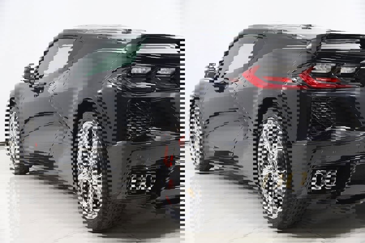 Used 2020 Chevrolet Corvette Stingray Premium Cpe w/ 3LT Preferred Equipment Group image 39