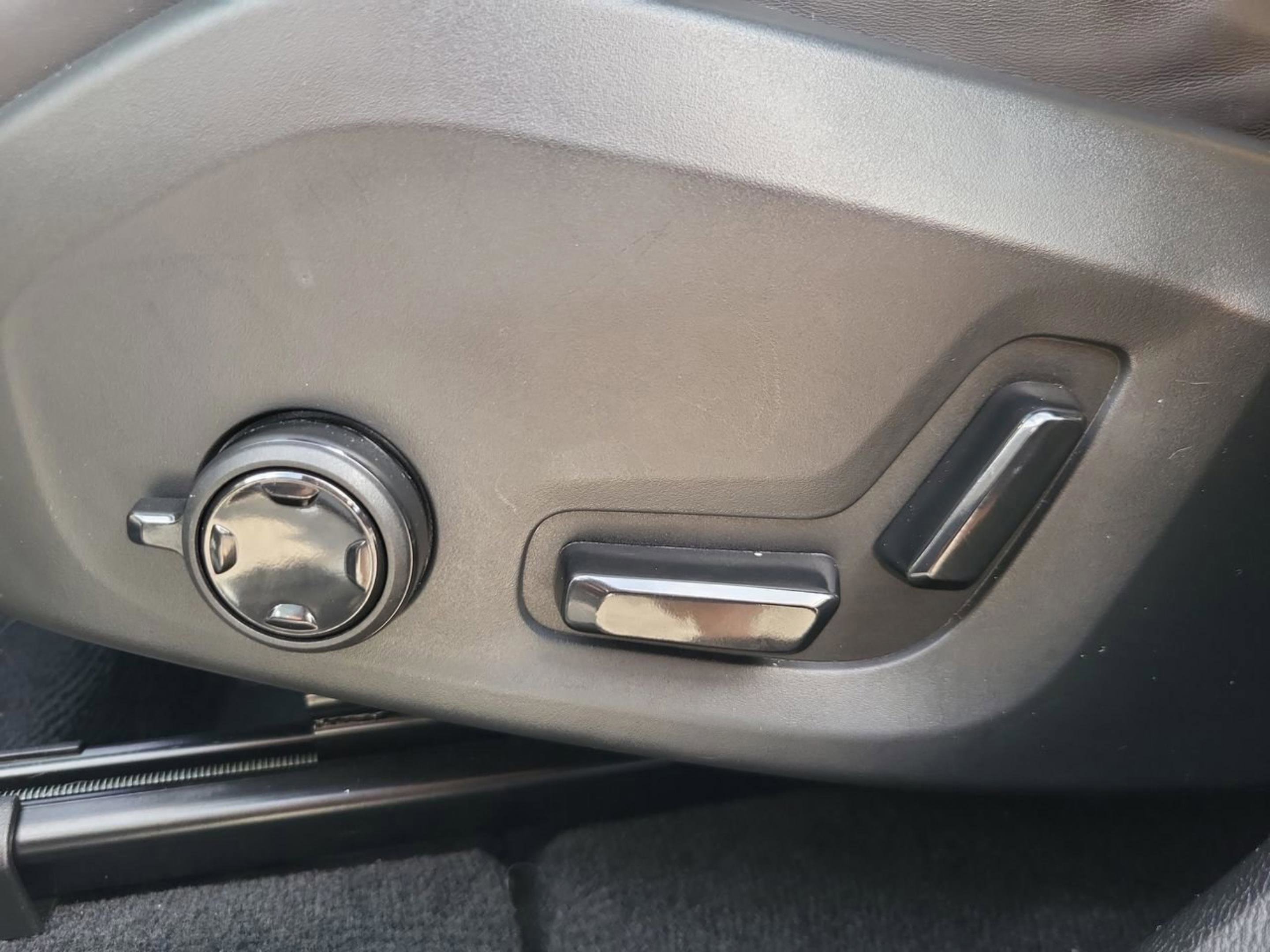 Used 2024 Volvo XC60 T8 Polestar w/ Protection Package Premier image 19