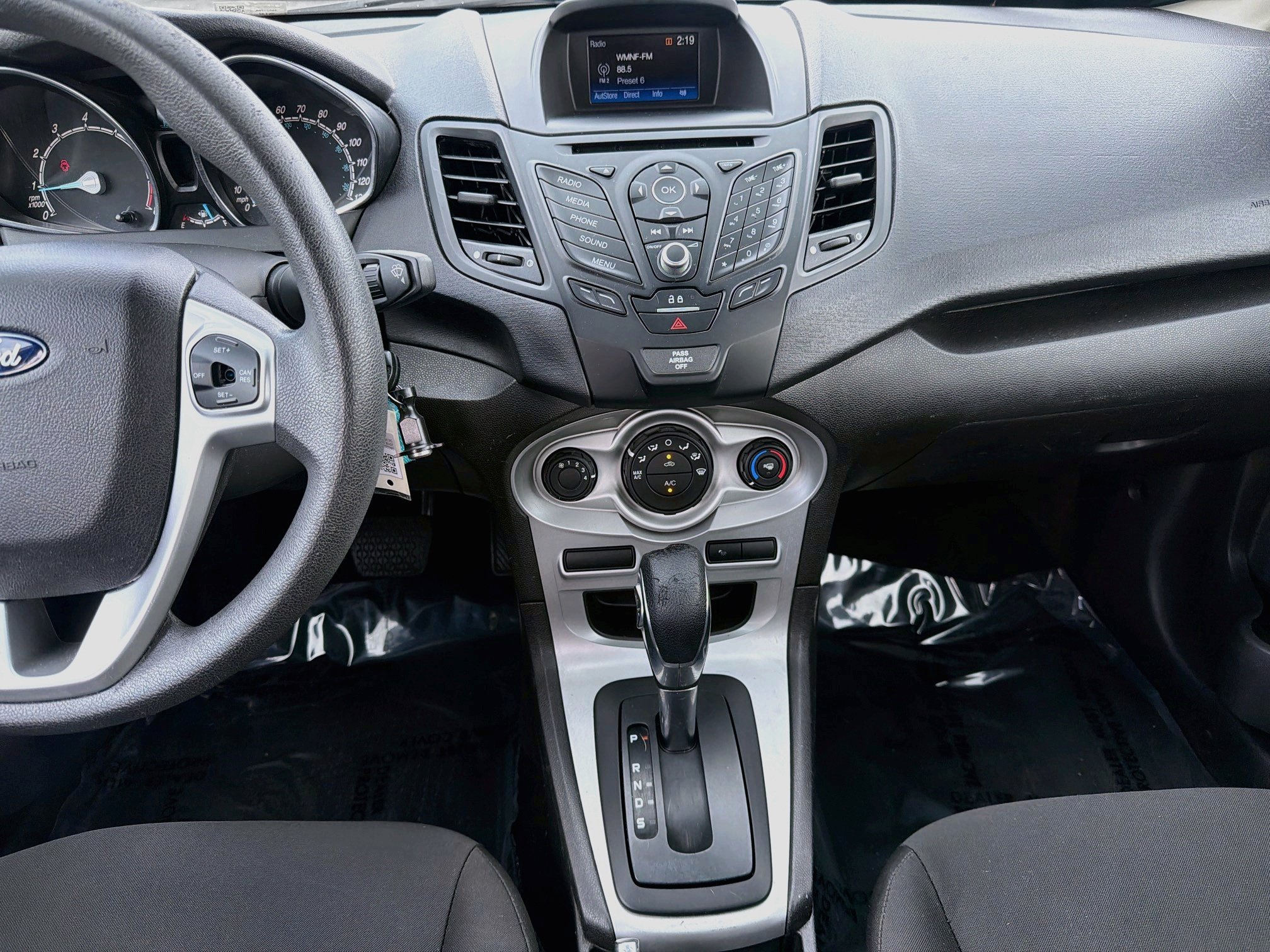 Used 2018 Ford Fiesta SE FWD image 18