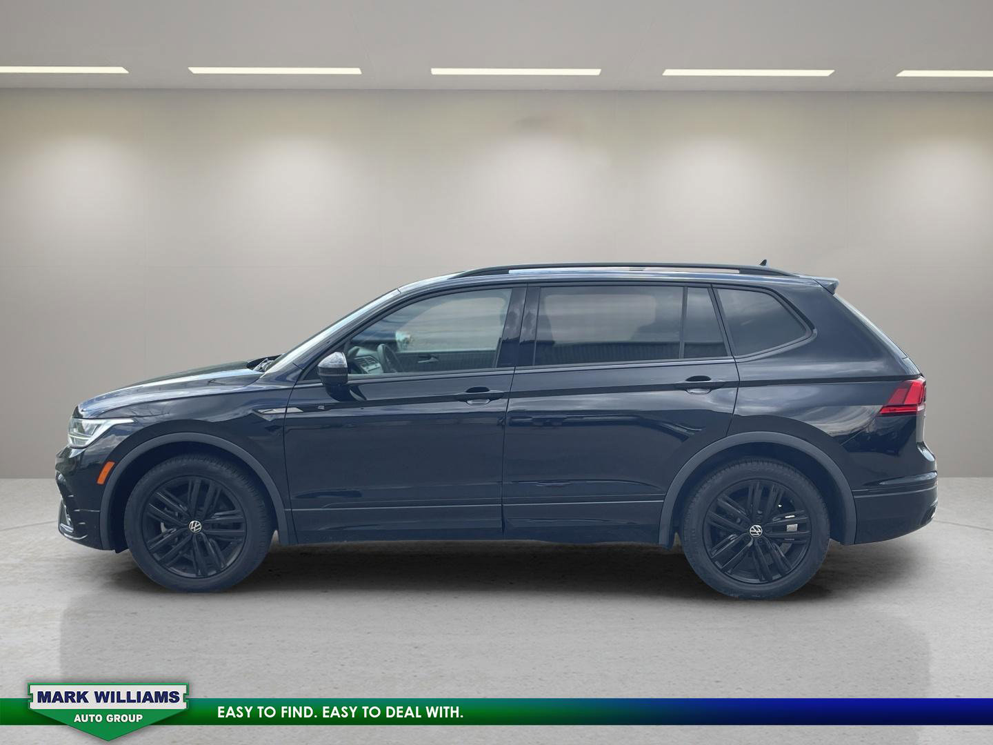 Used 2022 Volkswagen Tiguan SE R-Line image 4