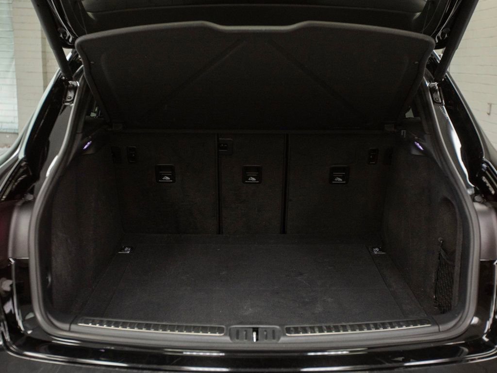 Used 2022 Porsche Macan S image 36