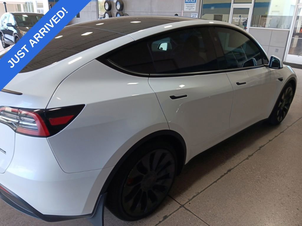 Used 2023 Tesla Model Y Performance AWD/4WD image 3