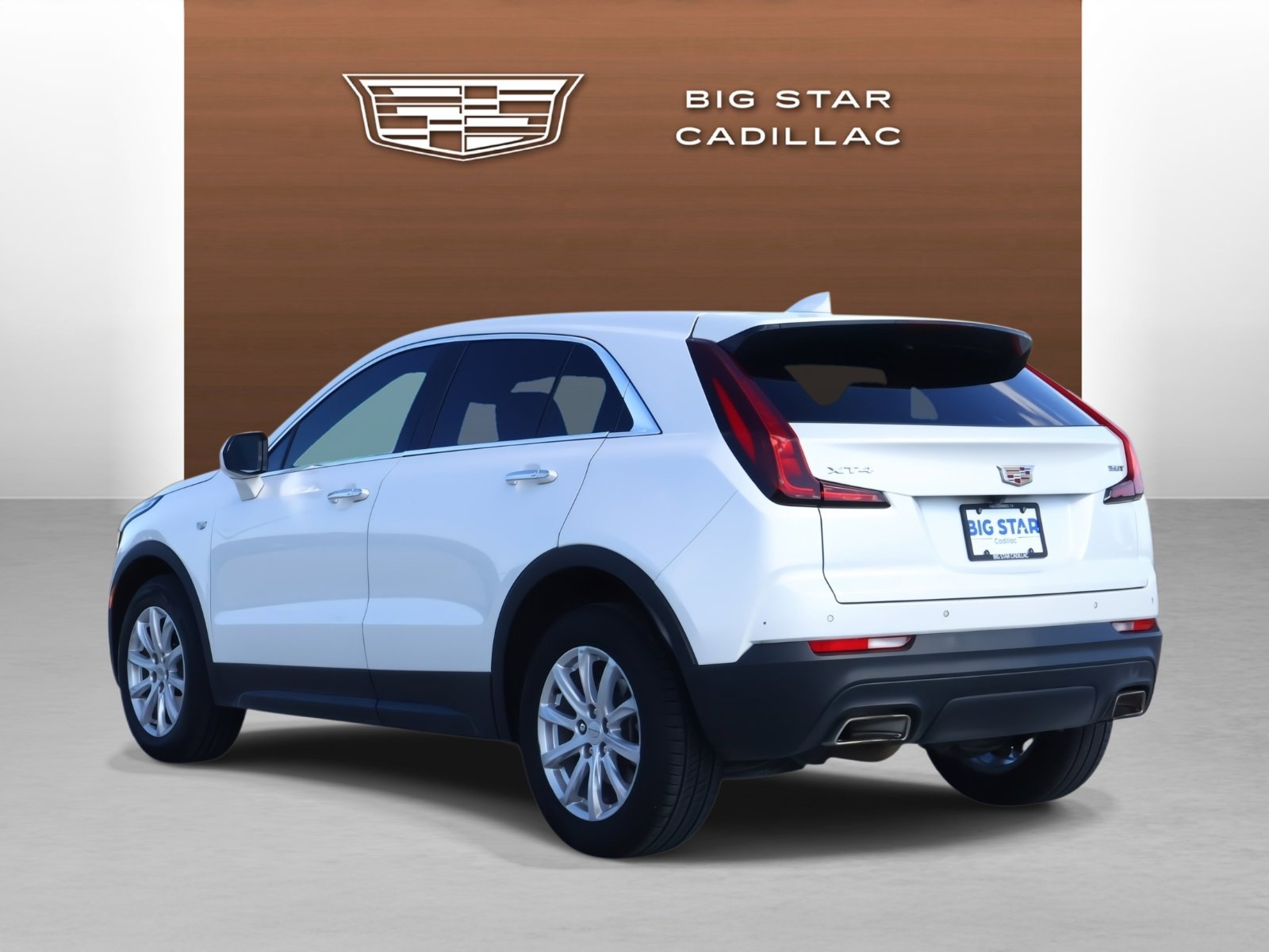 Used 2023 Cadillac XT4 Luxury image 3
