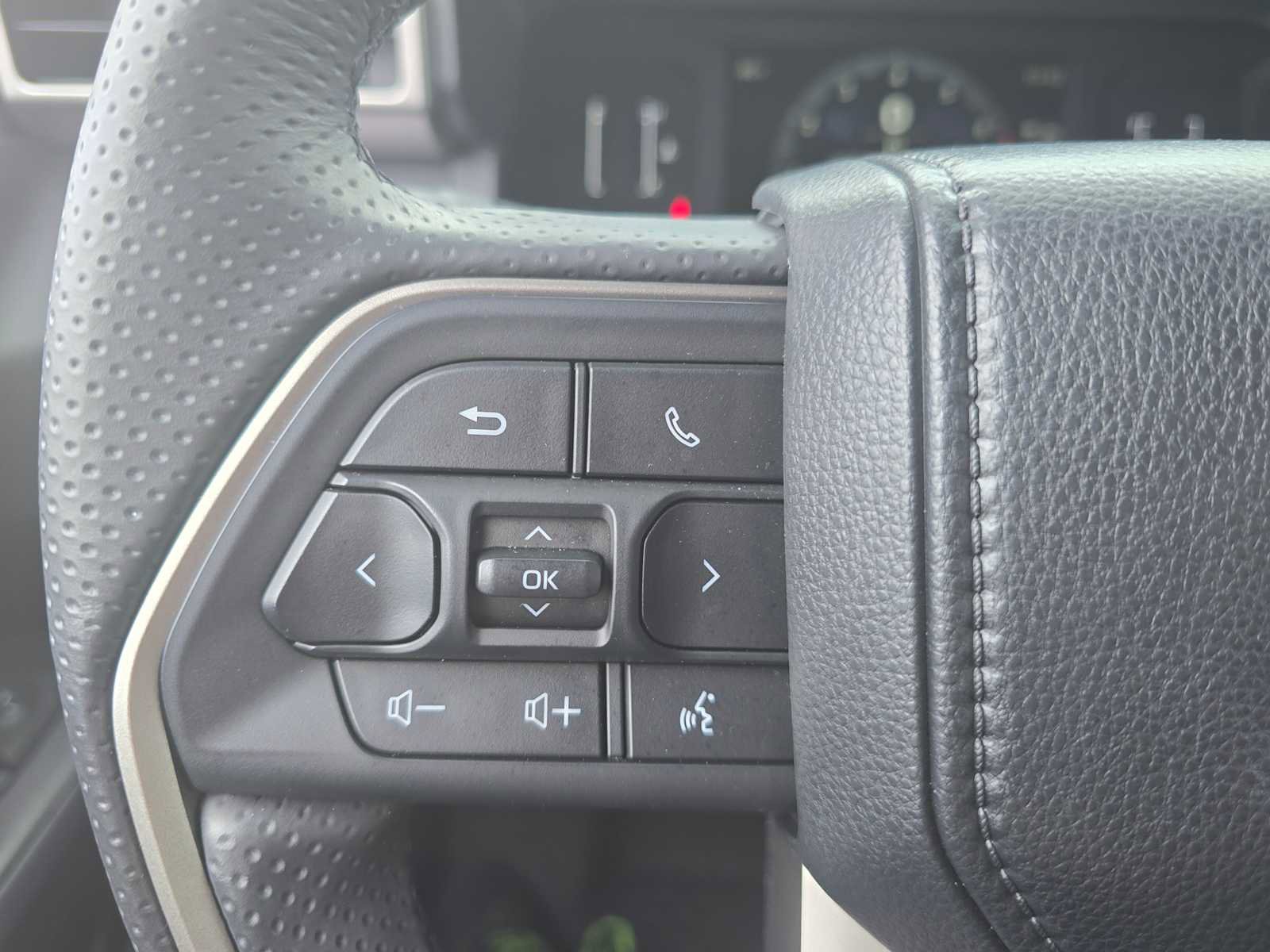 Certified 2025 Toyota 4Runner SR5 image 36