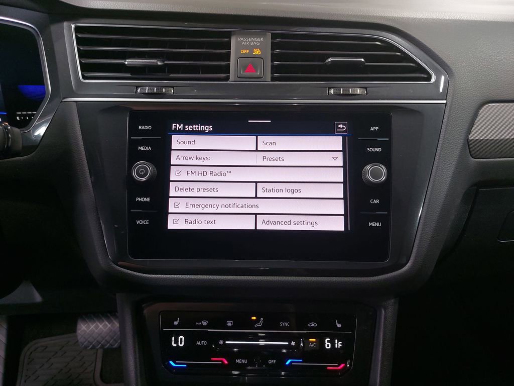 Used 2022 Volkswagen Tiguan SE image 22