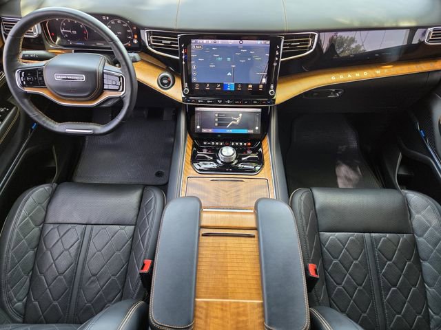 Used 2023 Jeep Grand Wagoneer Series III AWD/4WD image 25