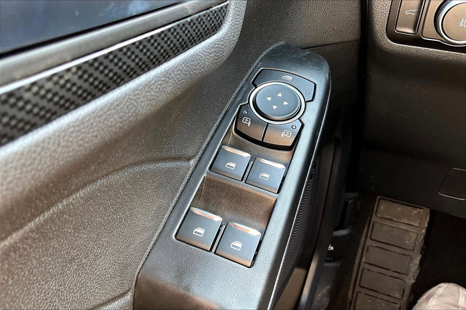 Used 2026 Ford Escape ST-Line Elite w/ Premium Technology Package AWD/4WD image 34