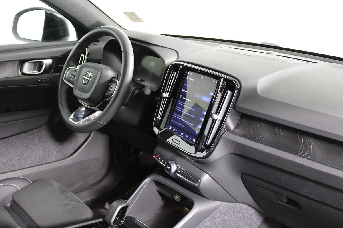 Used 2023 Volvo C40 P8 Recharge Ultimate w/ Protection Package Premier AWD/4WD image 31