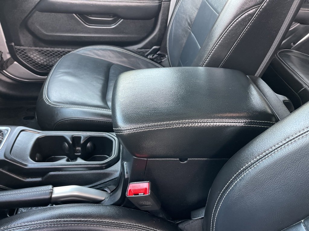 Used 2018 Jeep Wrangler Unlimited Sahara image 13