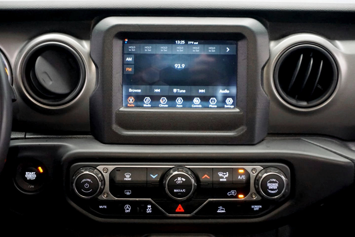 Used 2023 Jeep Gladiator Sport AWD/4WD image 23