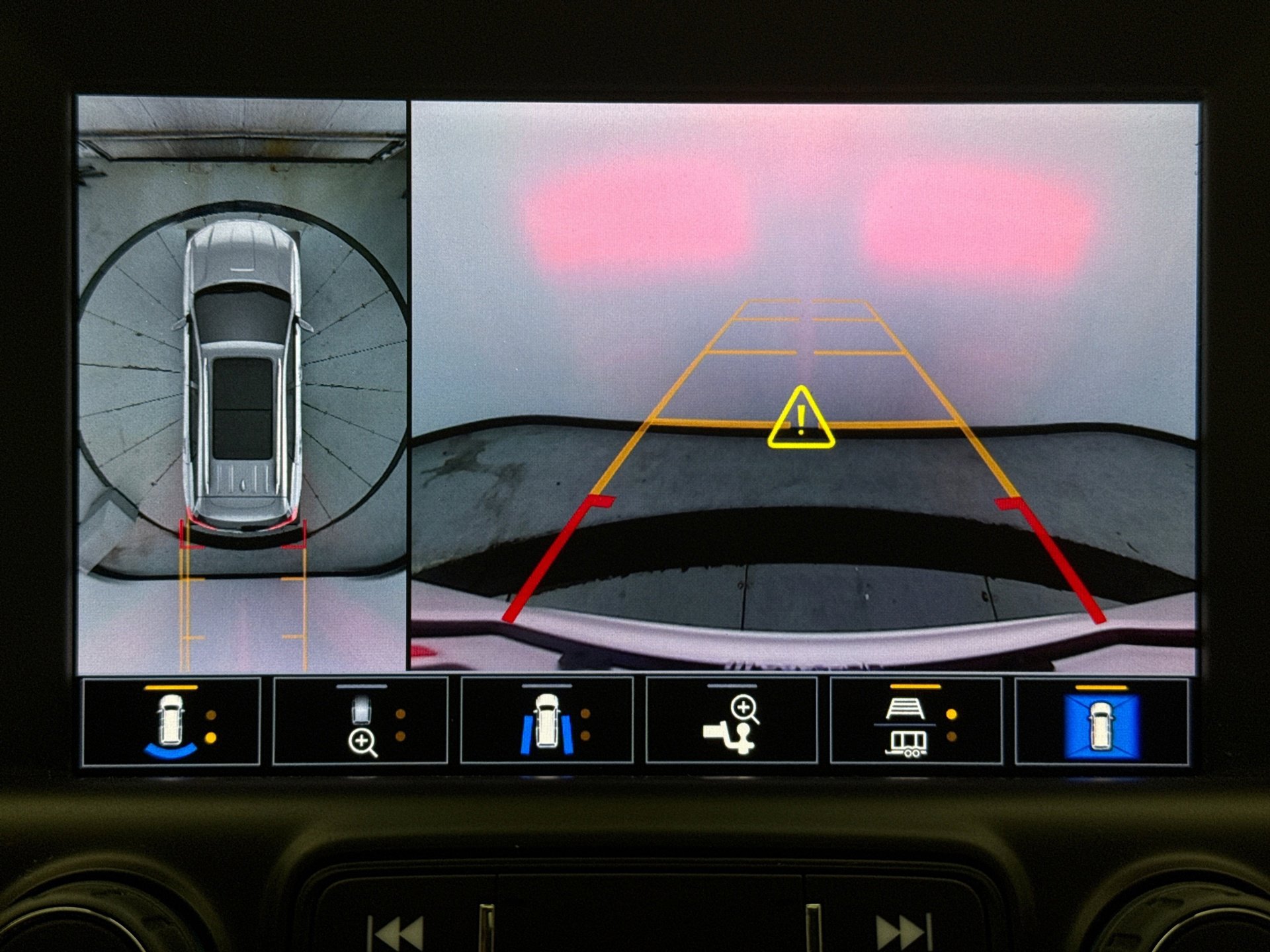 Used 2022 GMC Terrain SLT w/ Tech Package image 15