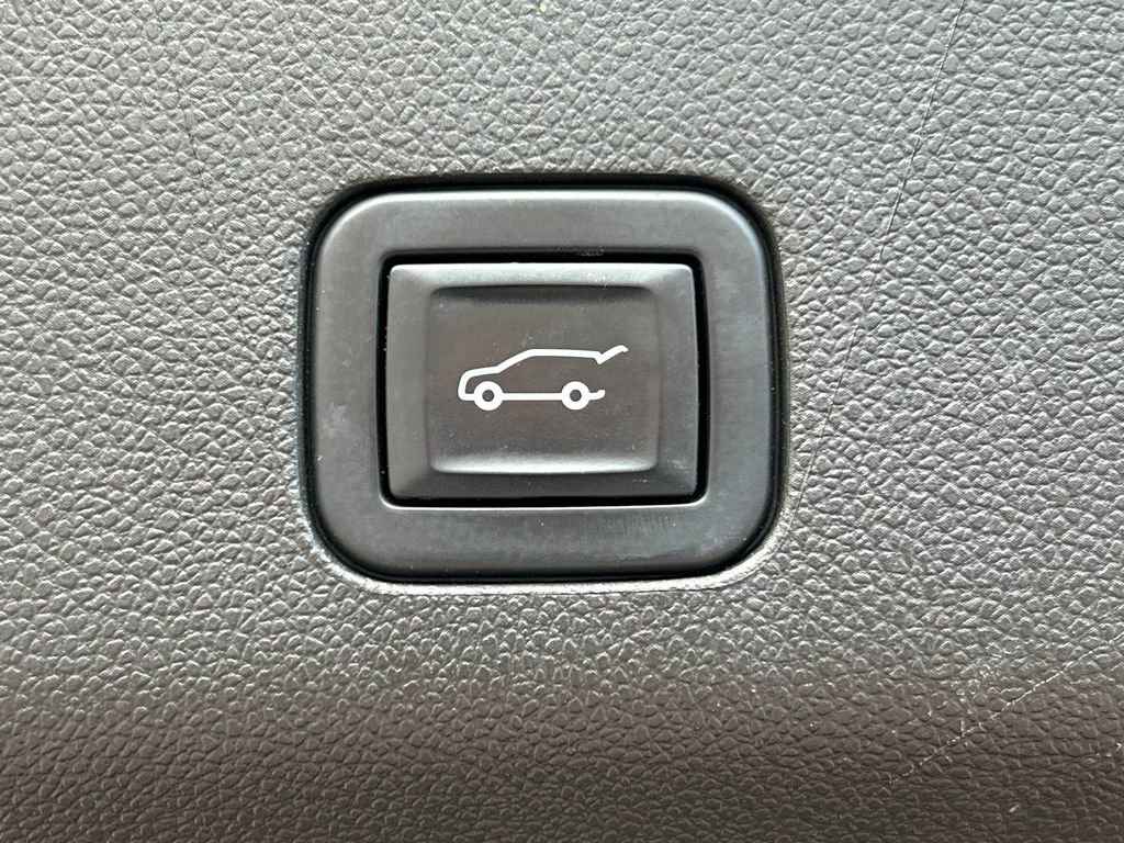 Used 2022 GMC Yukon Denali image 27