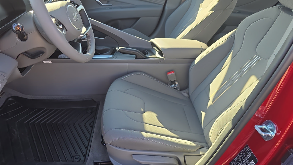 Certified 2026 Hyundai Elantra Sport FWD image 14