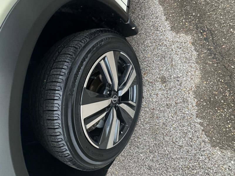 Used 2022 Nissan Rogue Platinum w/ Head-Up Display Package image 8