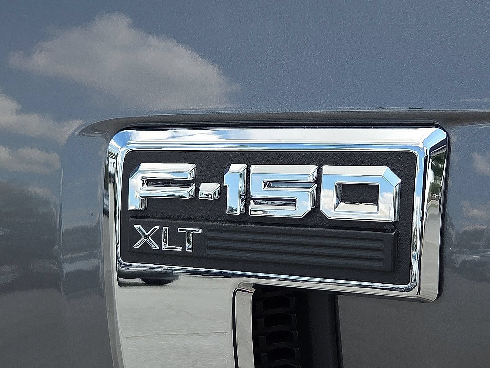 Used 2025 Ford F150 XLT w/ Equipment Group 302A MID AWD/4WD image 9