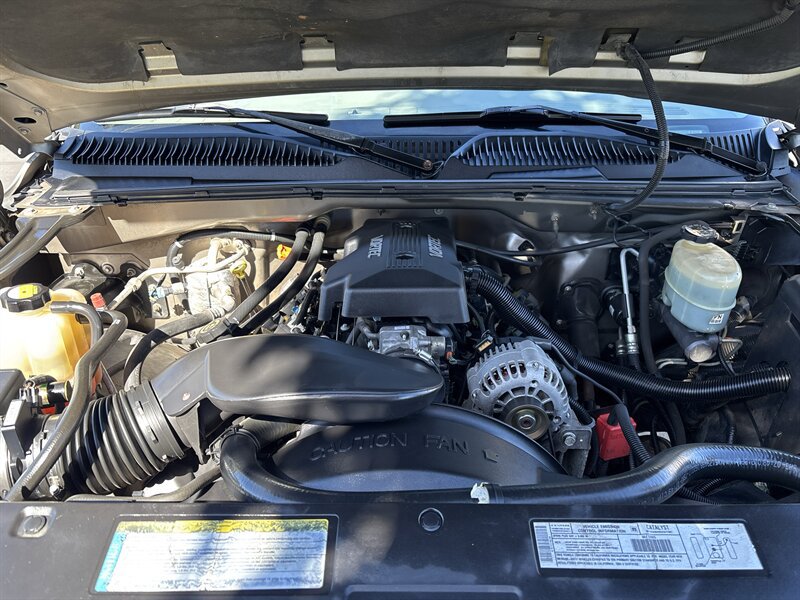 Used 2000 Chevrolet Silverado 2500 LS w/ Firm Ride Suspension Pkg AWD/4WD image 35