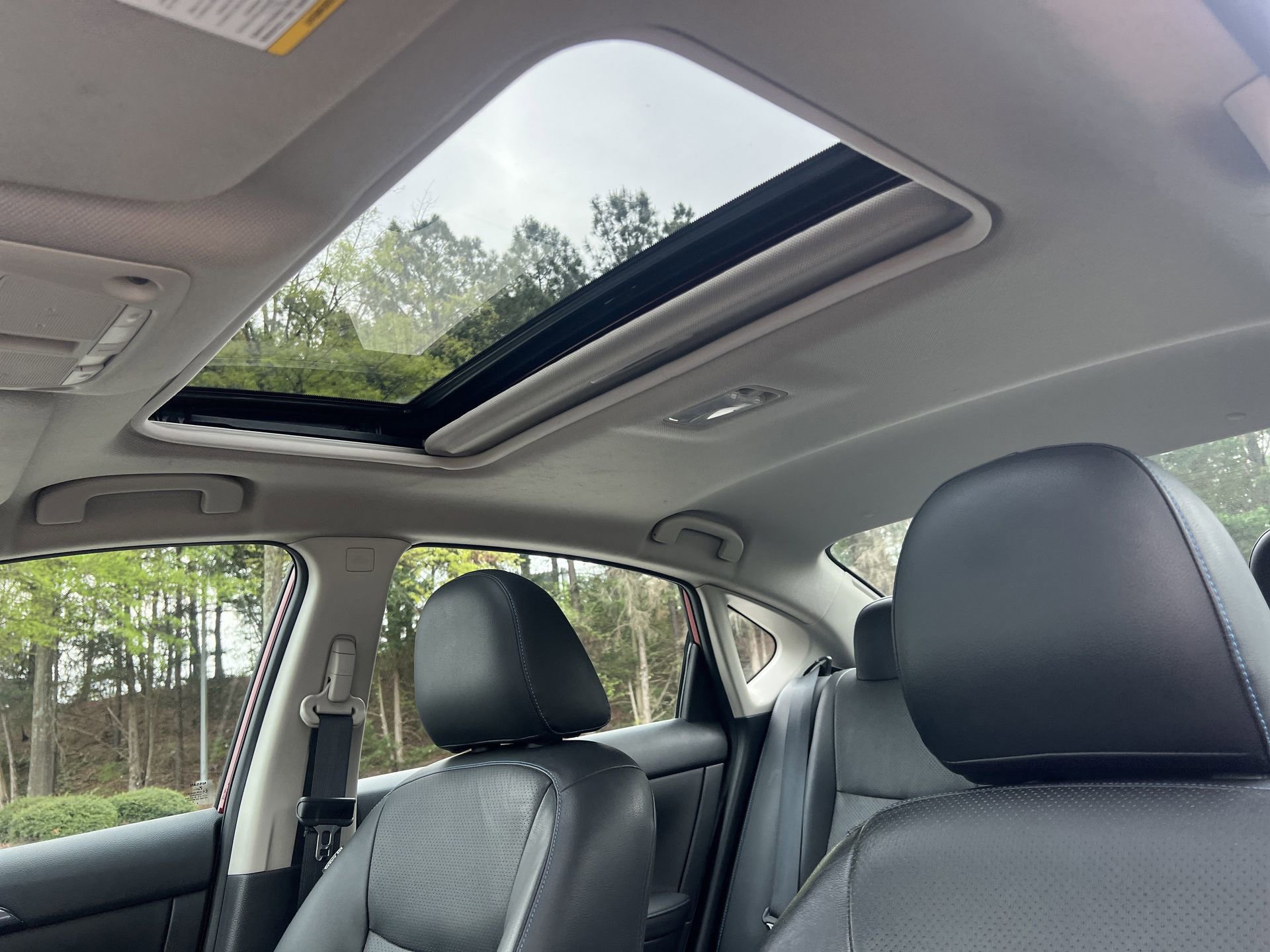 Used 2019 Nissan Sentra SR w/ Premium Package (SR) image 9