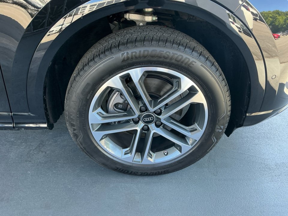 Used 2025 Audi Q5 Premium Plus w/ Premium Plus AWD/4WD image 29