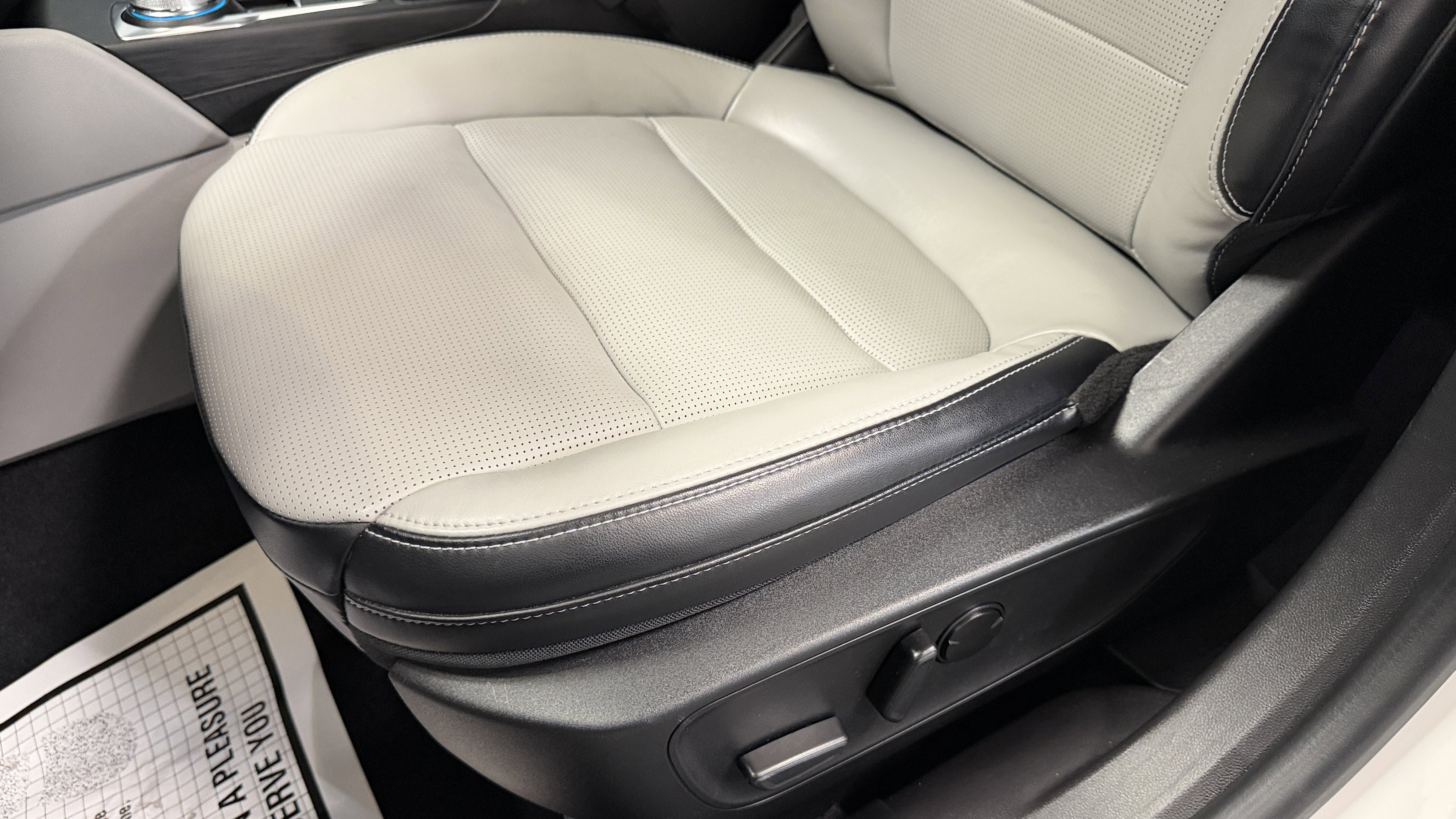 Used 2023 Ford Escape Platinum image 23