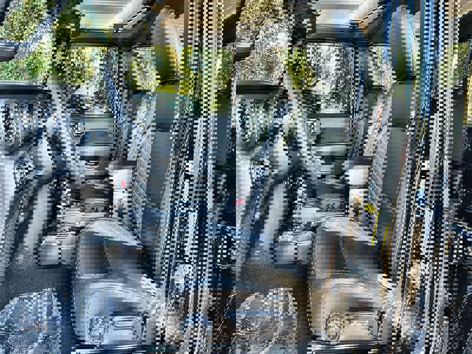 Used 2023 Jeep Gladiator Overland image 10