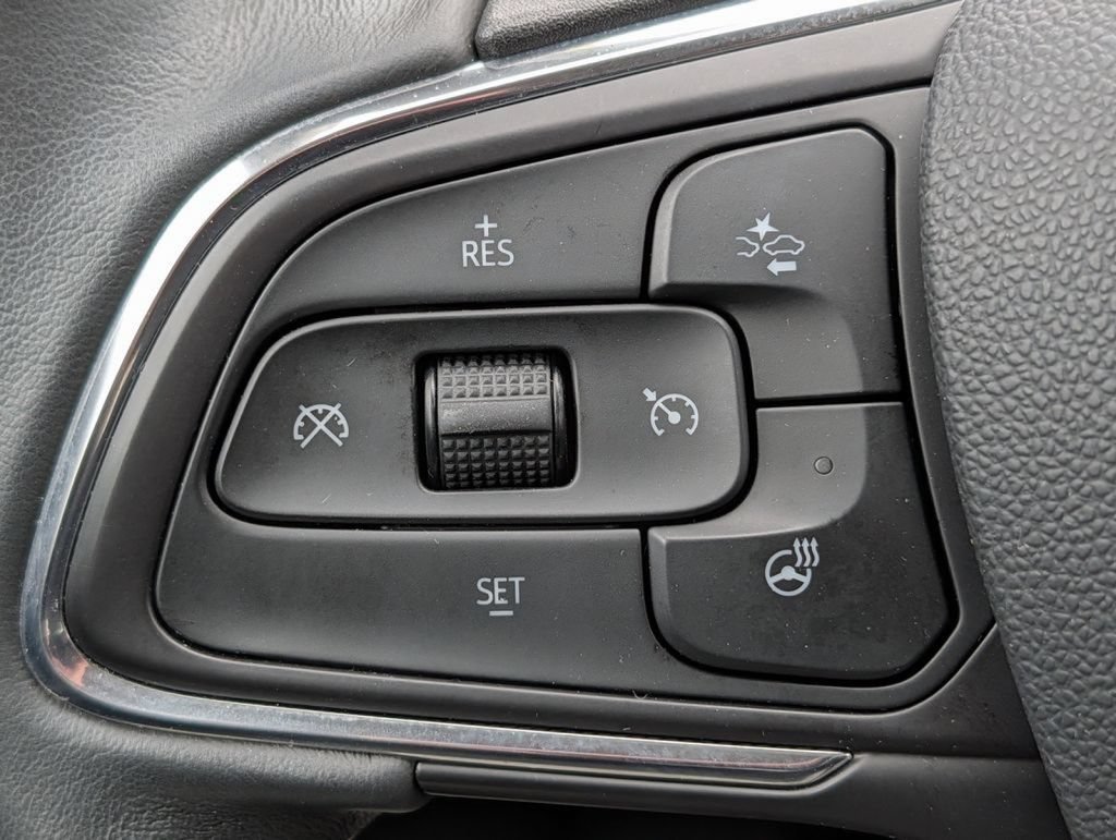 Used 2023 Buick Envision Essence AWD/4WD image 46