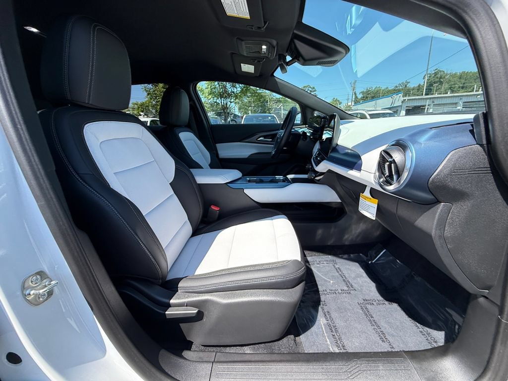 New 2026 Chevrolet Equinox EV LT AWD/4WD image 25