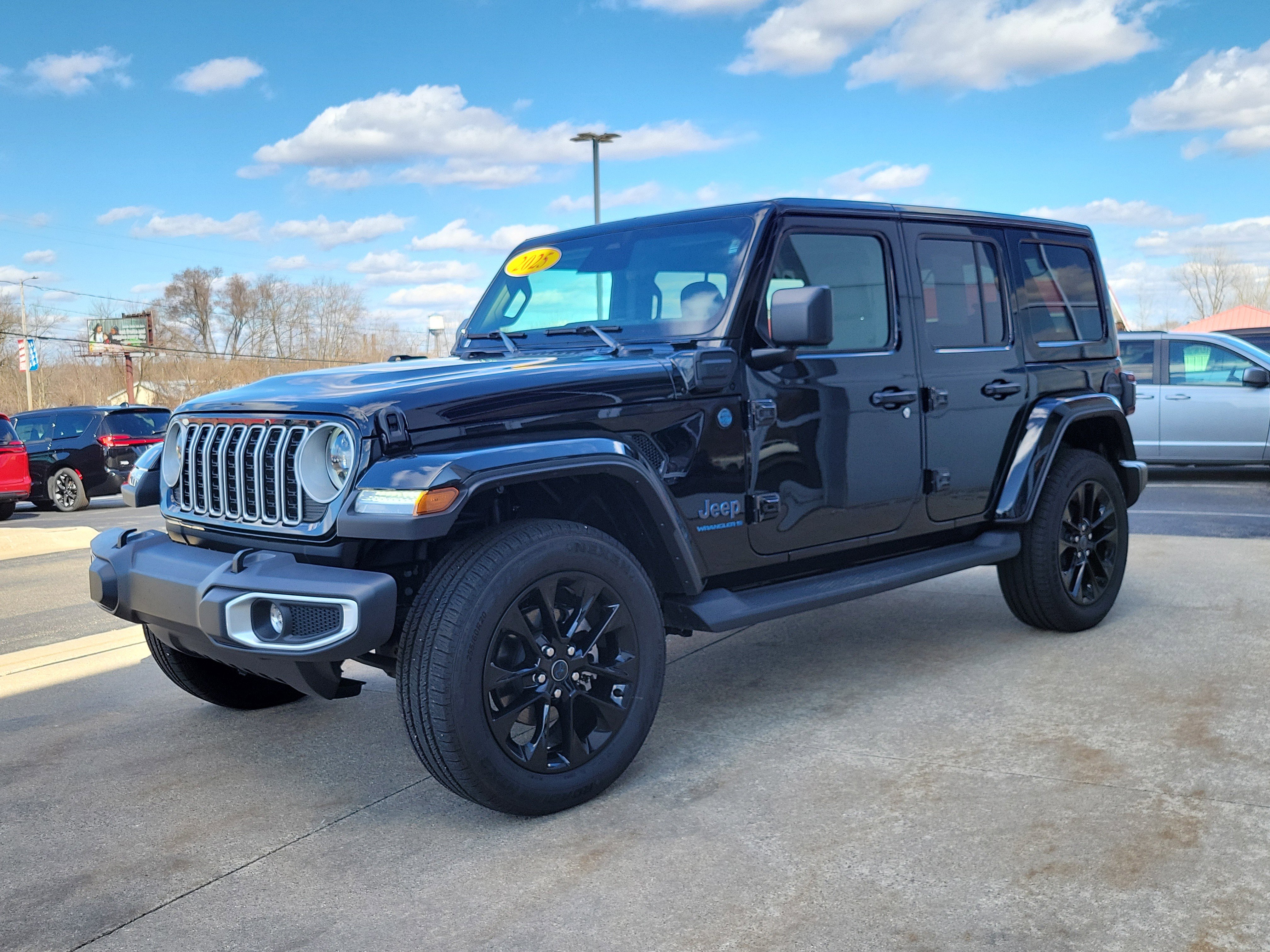 Used 2025 Jeep Wrangler Unlimited Sahara image 2