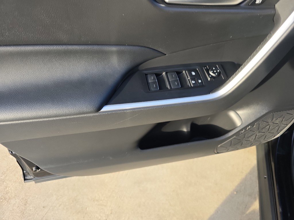 Used 2023 Toyota RAV4 XLE Premium image 18