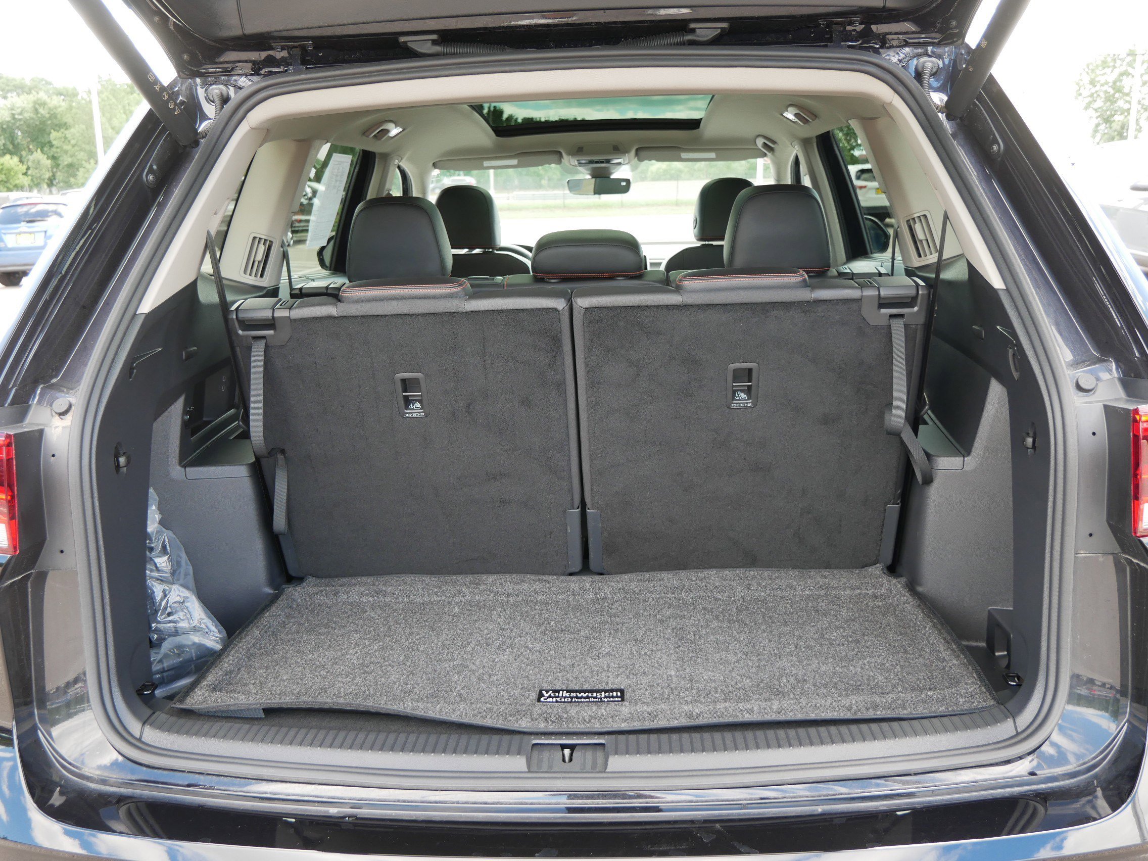 Certified 2025 Volkswagen Atlas Peak Edition SE image 18