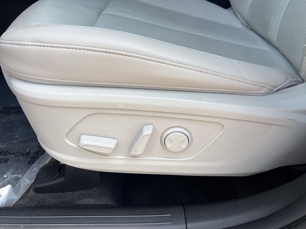 Certified 2024 Kia Sorento S w/ Panoramic Sunroof Package FWD image 12