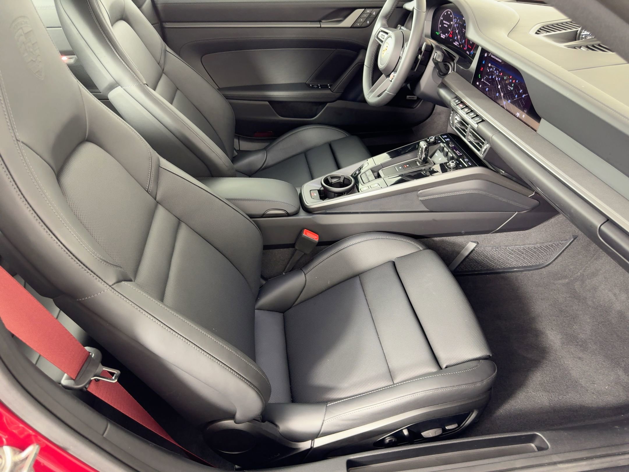 Used 2025 Porsche 911 Carrera RWD image 30