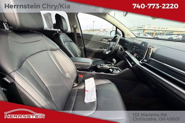 Used 2024 Kia Sportage EX image 17