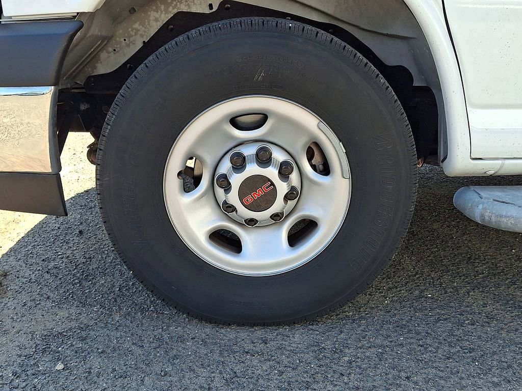 Used 2024 GMC Savana 2500 w/ Driver Convenience Package image 33